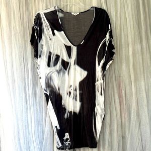 ⭐️ Helmut Lang black & white short sleeve v-neck tunic top women size S